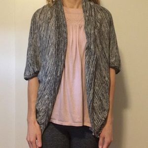 Women’s shall or shrug